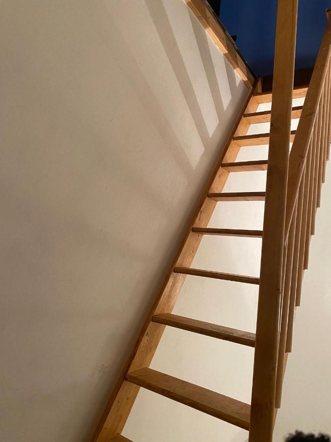 Lovely 1 Room Bedroom Loft, 20 Mins To Bgy Airport Pradalunga Exterior foto